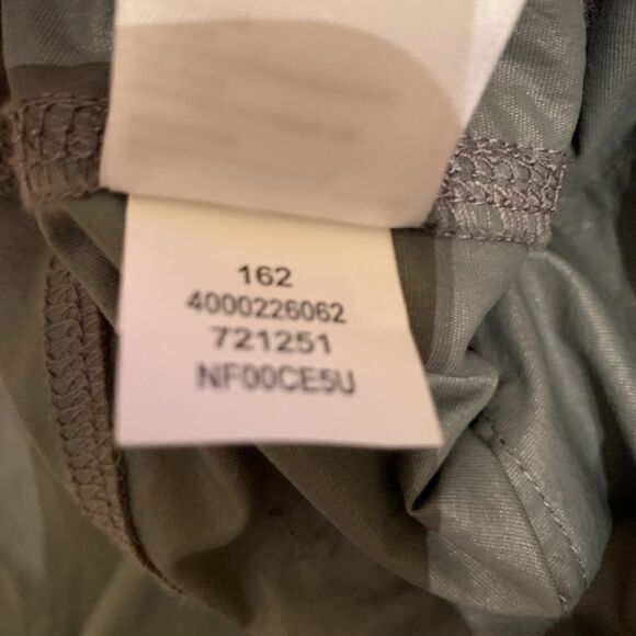 The North Face Nylon Zip off Pants to shorts sz 2 - Picture 10 of 14